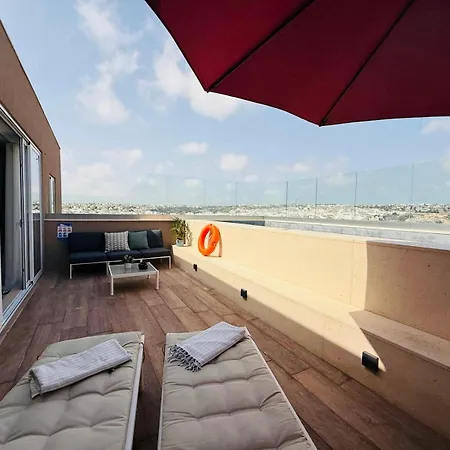 Offshore 45 * Saint Julian's