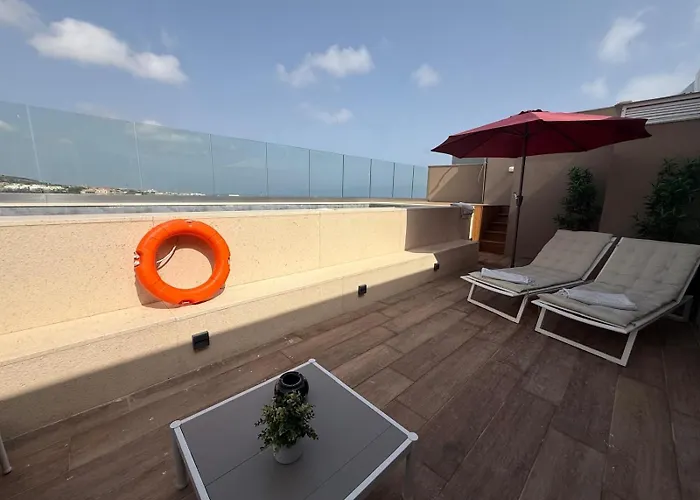 Offshore 45 Apartment