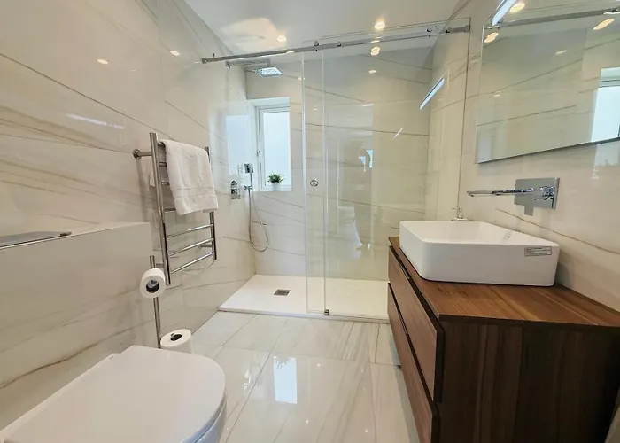 Offshore 45 * Saint Julian's